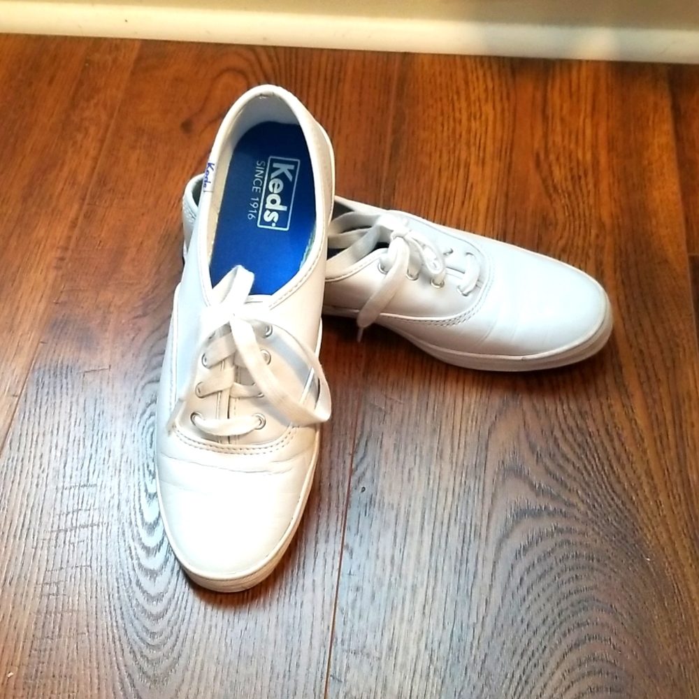 White Ked's size 7 all leather